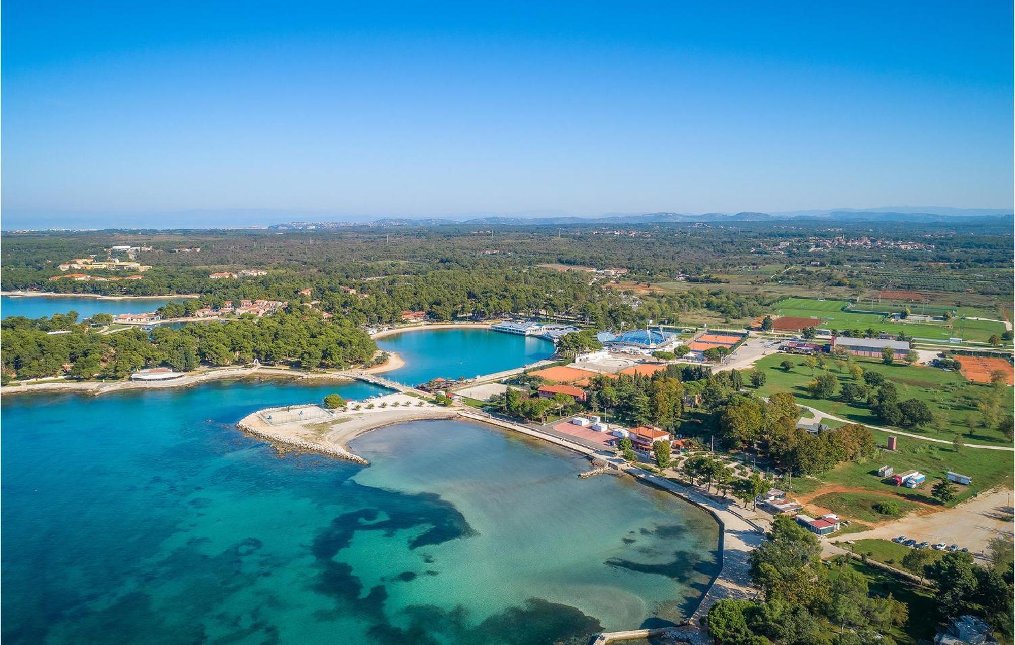 Gorgeous Apartment In Umag With Wifi Екстер'єр фото
